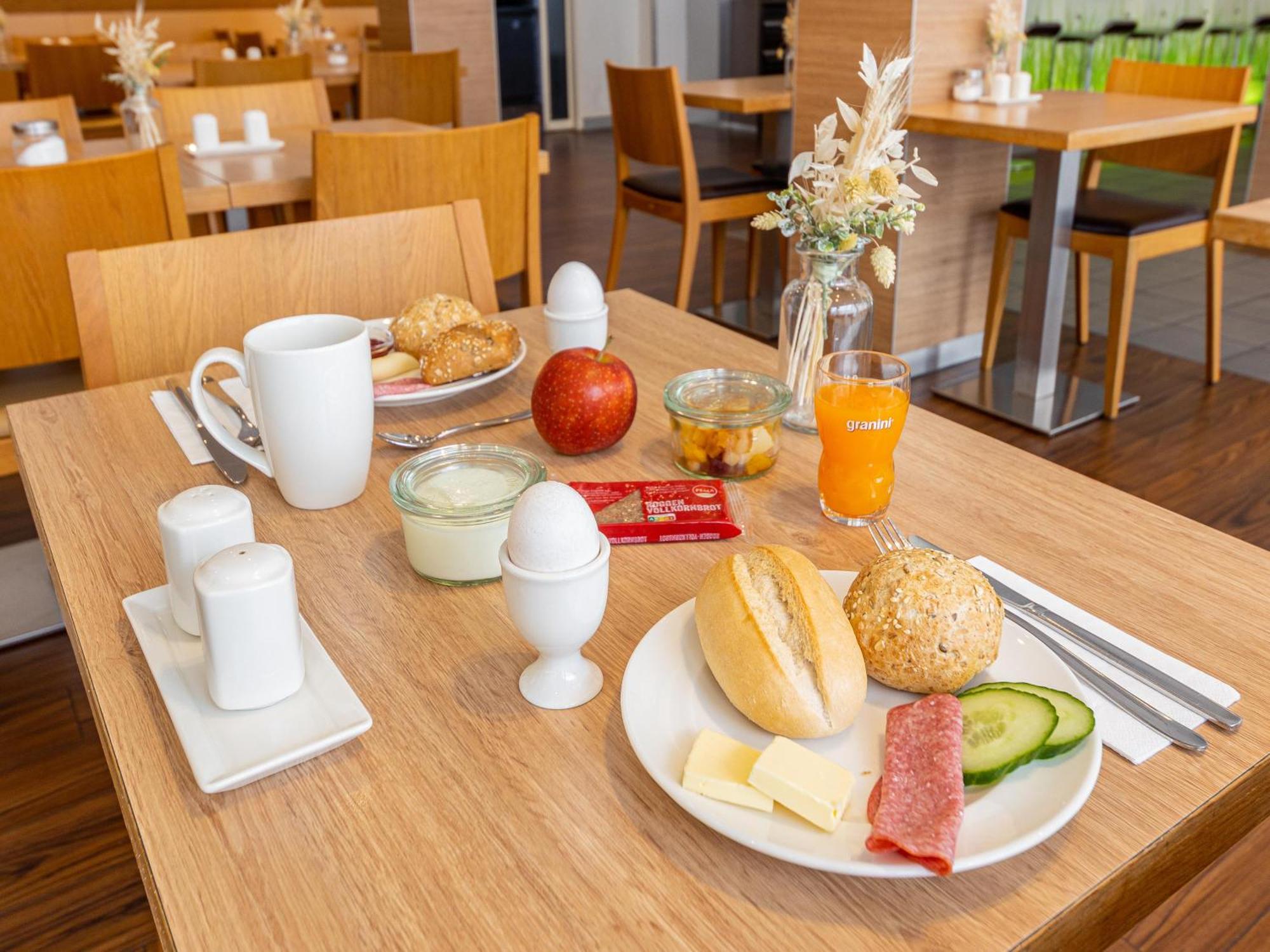B&B Hotel Duisburg Hbf-Nord Екстер'єр фото