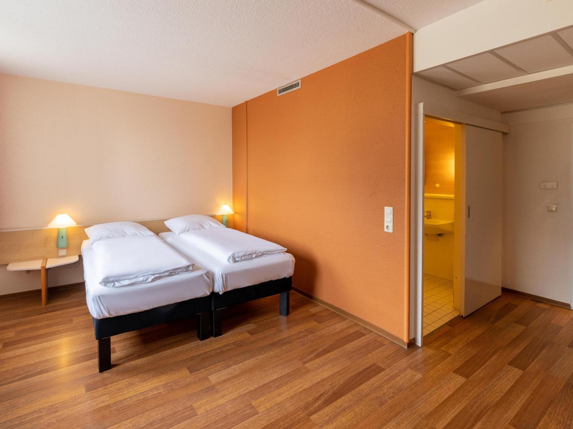 B&B Hotel Duisburg Hbf-Nord Екстер'єр фото